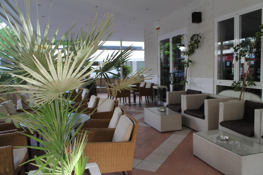 Hotel Sant'Elena Rimini Exterior foto